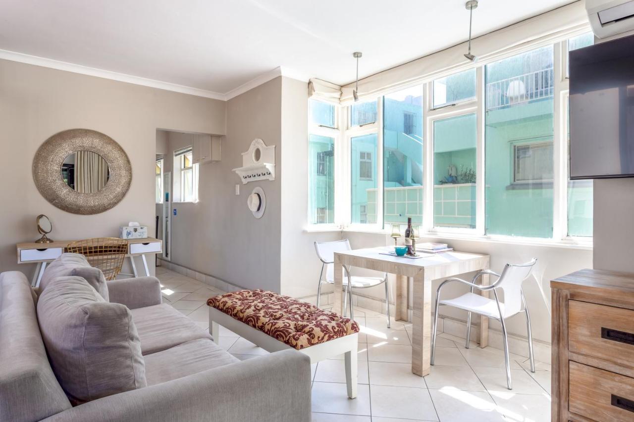 Cosy And Classy Sea Point Apartment Cape Town Exterior photo