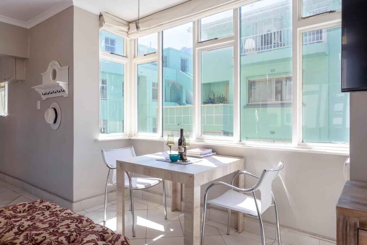 Cosy And Classy Sea Point Apartment Cape Town Exterior photo
