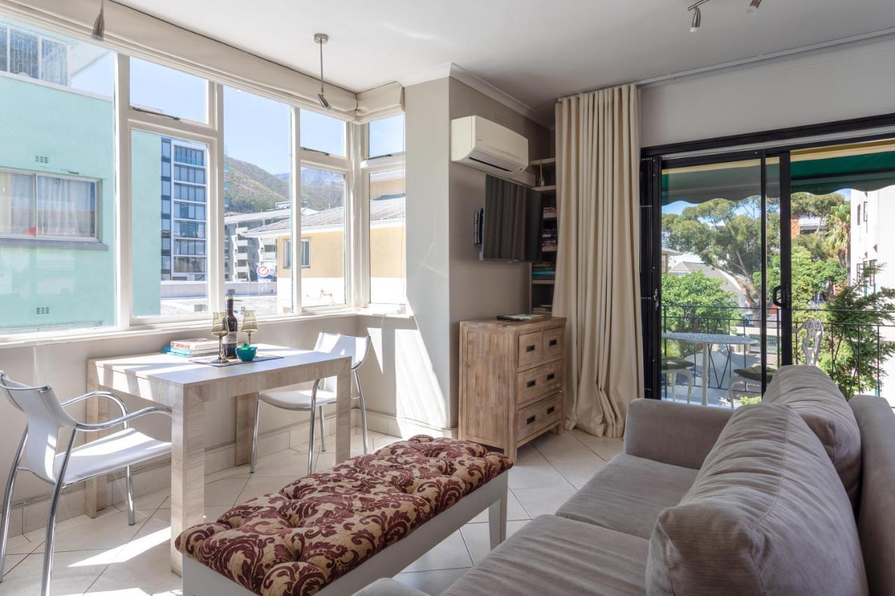Cosy And Classy Sea Point Apartment Cape Town Exterior photo