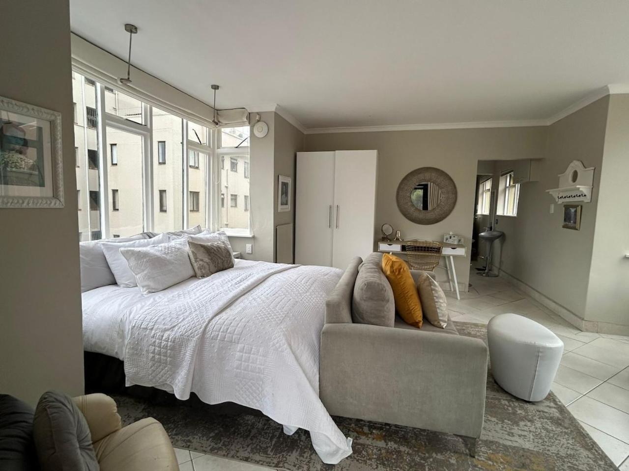 Cosy And Classy Sea Point Apartment Cape Town Exterior photo